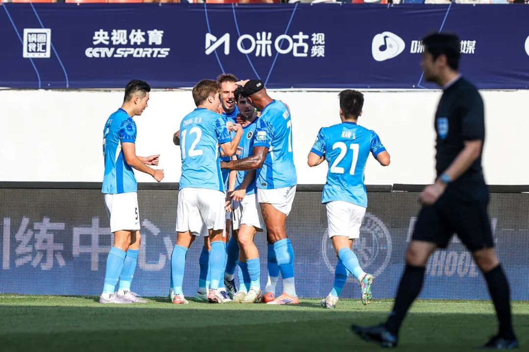 10月18日 深圳新鹏城VS北京国安-埃杜·加西亚金秋-10.jpg