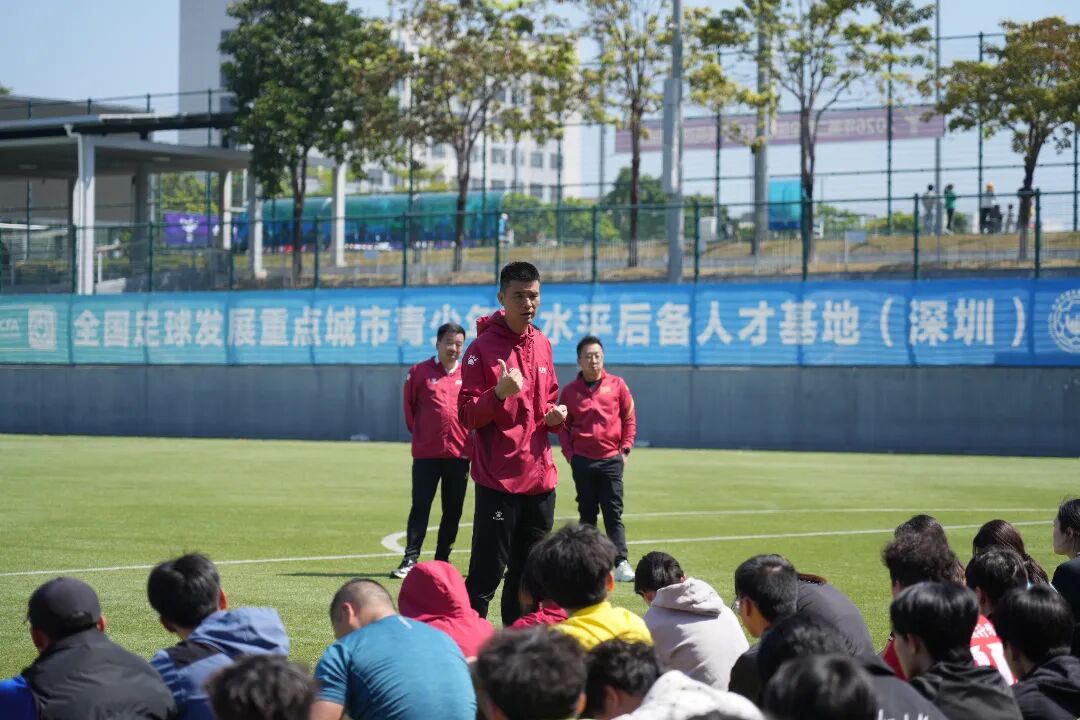 梁财伟老师.JPG